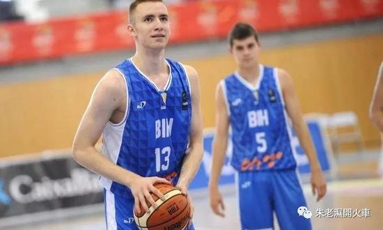 （波黑前鋒Musa）