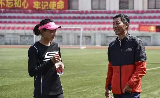 李芷萱与恩师李国强