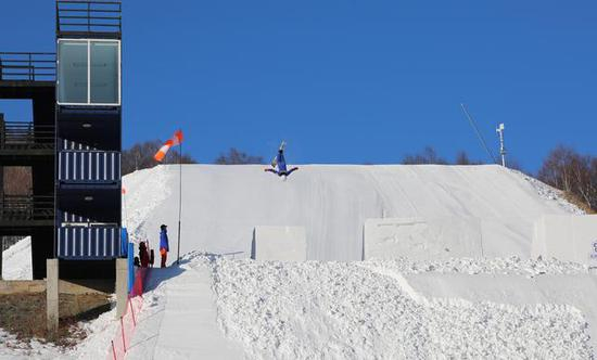 自由式滑雪空中技巧国家队训练（图/黄业）