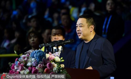 刘国梁在世界杯开幕式上致辞。