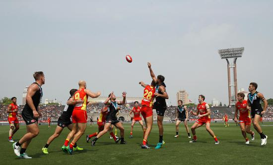 澳式橄榄球的激烈和火爆是受人追捧的重要原因。