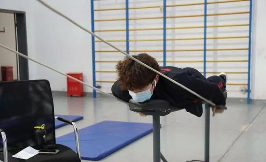 张子扬苦练体能