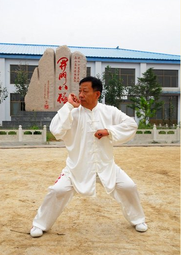 八级拳代表人物吴连枝签署合同