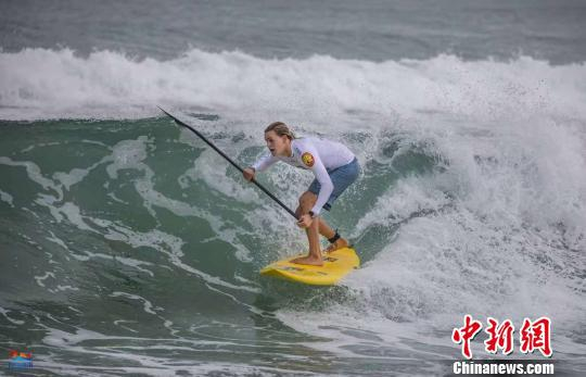 ISA世界桨板冲浪锦标赛海南开赛。　林檎 摄