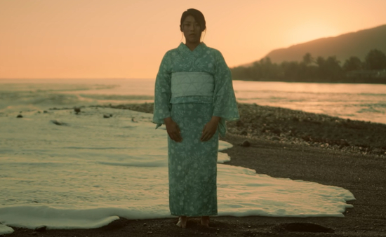 身着和服的马西娜