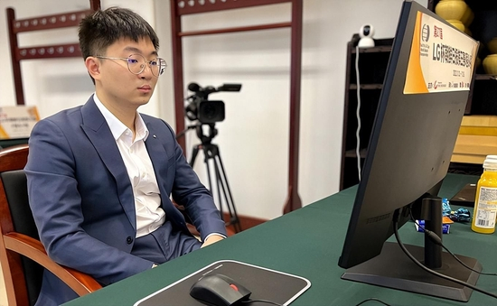 杨鼎新赢下关键一局