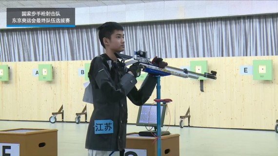 江苏小将盛李豪在比赛中