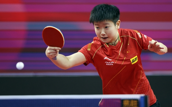  孙颖莎在队内赛中。