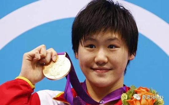 2012年伦敦奥运会，叶诗文勇夺两金