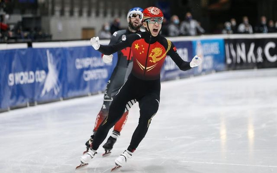 去年11月，世界杯多德雷赫特站，武大靖夺得男子500米冠军。图/新华社