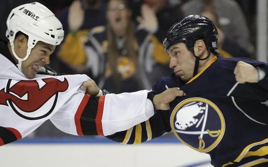 冰球允许打架？