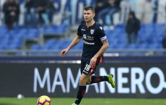 巴雷拉早早戴上了卡利亚里队长袖标