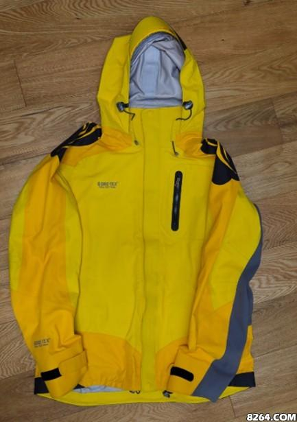 图注：戈尔英雄蔡石北极行装备-- GORE-TEX®冲锋衣