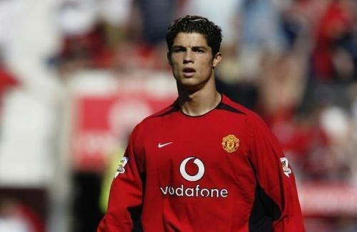 相比于刚出道时，如今的C罗踢得更简捷多了