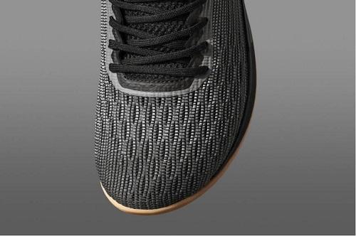 舒适：采用Flexweave编织科技，打造舒适耐穿的鞋面；