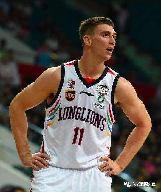 （北卡籃板魔王漢斯布魯）