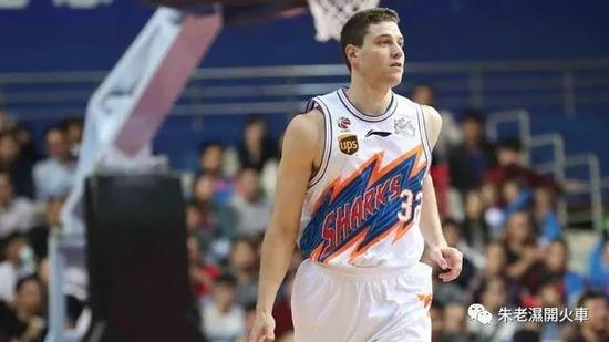 （上海隊需要幫助弗神的地方太多了）