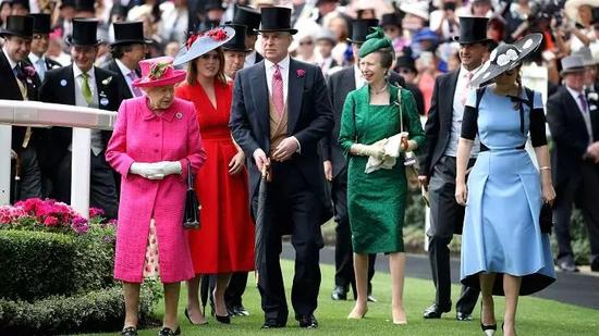 英女王出席皇家阿斯科特赛马会-图片来自CNBC