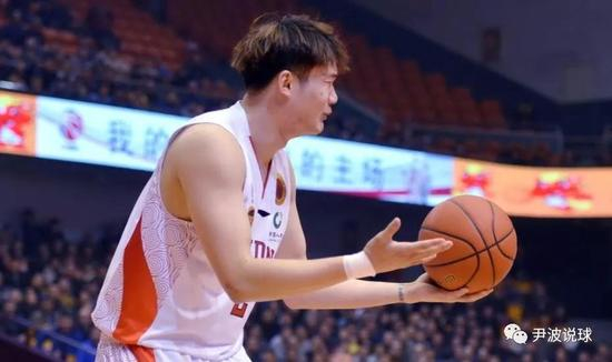 （小丁：为何还不让我下场休息？）