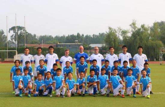 2015 年太空翼德国足球夏令营合影