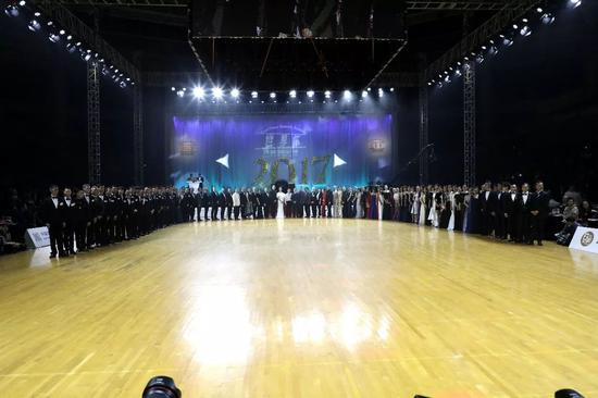 来自全球的世界冠军与中国冠军专家们组成的专业评委团