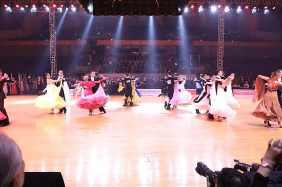 世界冠军巨星们与CEFA国家队共舞开幕秀