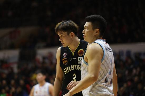 12月5日上午山东队的训练氛围十分轻松，当晚遭到如此大的阻力应该是意料之外