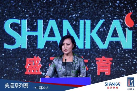 李红在新闻发布会上