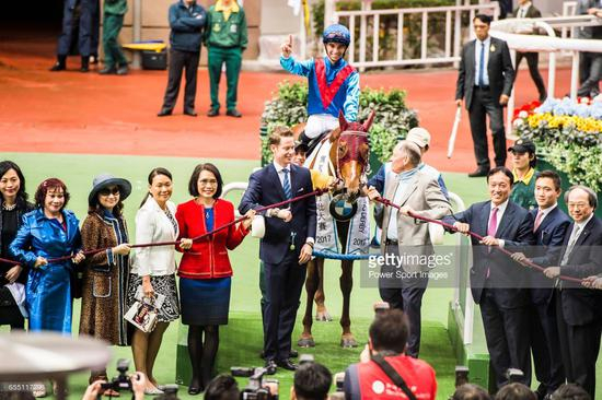 ▲“佳龙驹”头马照