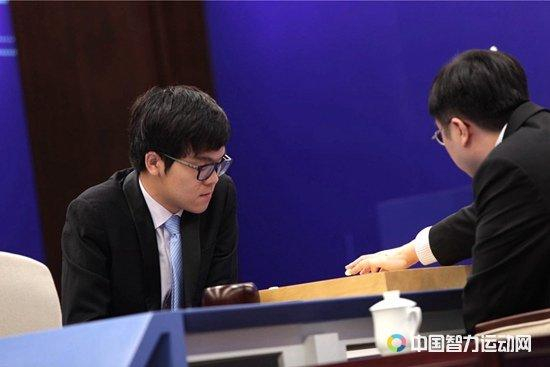 六、谷歌阿尔法围棋战胜柯洁 人工智能风云再起