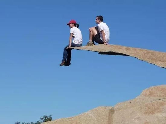 3。美国：纸片岩石