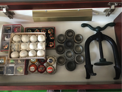 馆藏高尔夫球和模具