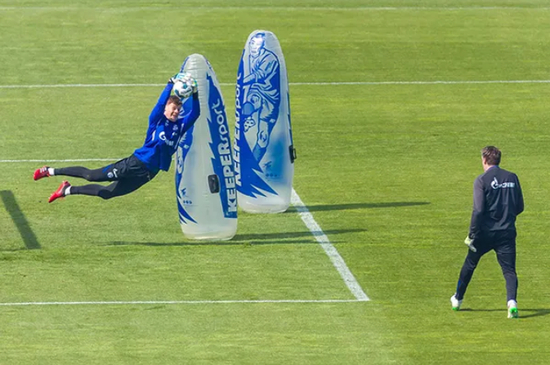 沙尔克04将在首战对阵死敌多特蒙德。