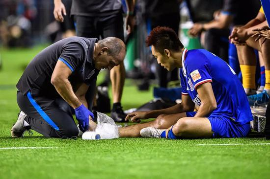 金信煜是无对抗时受伤的