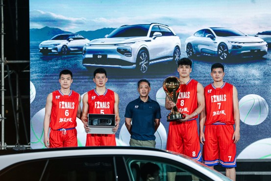 广东长隆队实力出众，捧杯可谓实至名归。