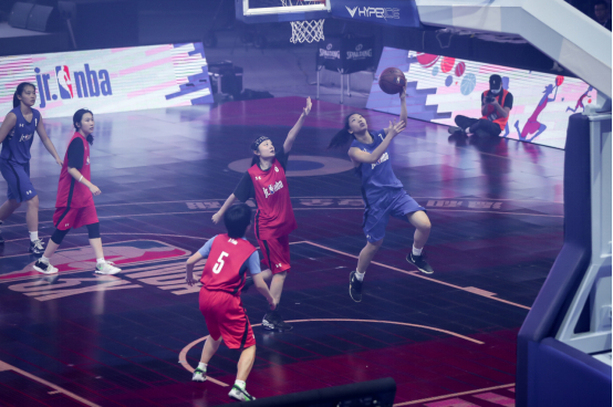来自Jr.NBA的女孩们在比赛中展现实力