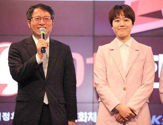 ▲ 辛相哲首尔 EDGC 团长， 赵涓祐 教练