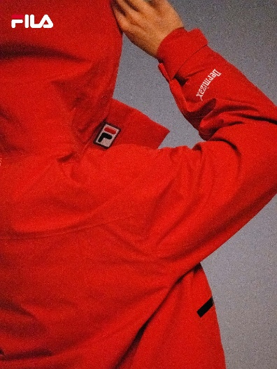 中国自由式滑雪空中技巧运动员身着FILA 4810凌峰雪壳