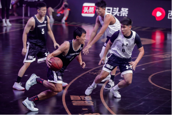 CTM野球帝队员李观洋突破