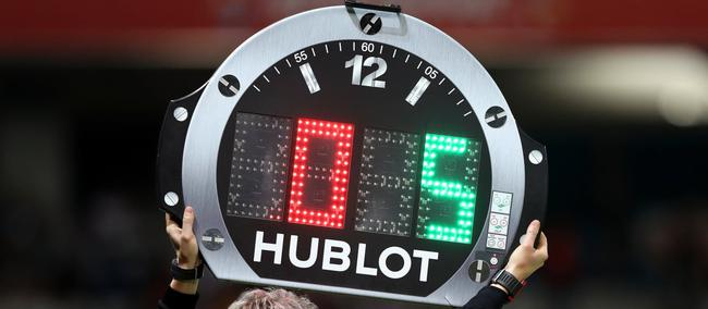 FIFA允许单场换5人