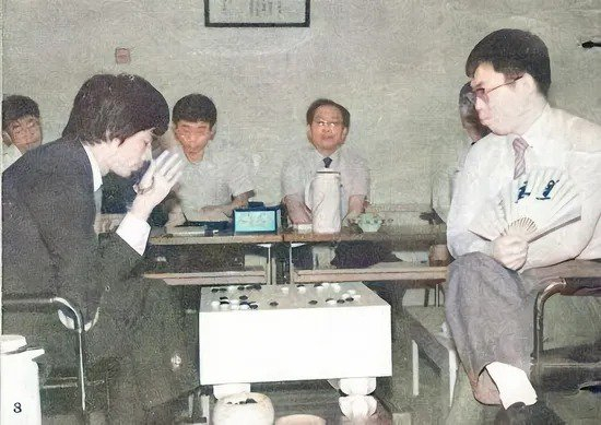 聂卫平战胜加藤正夫