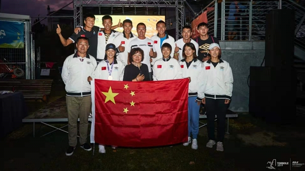 国家帆船帆板队帆板组在意大利参加2019帆板世锦赛（二排左四周元国）