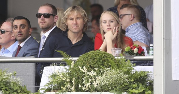 内德维德与新欢露西