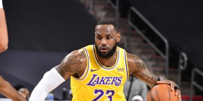 詹眉合砍60分湖人客场力克掘金冲击西部排名关键一役