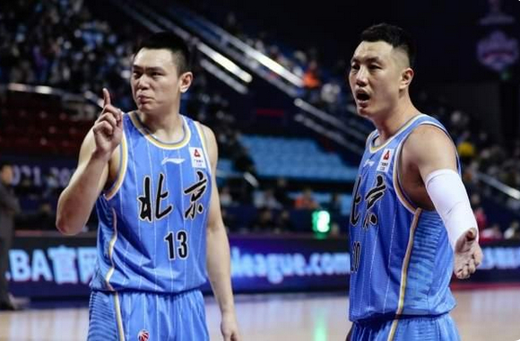 女记者与球员冲突