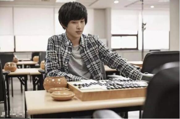 （韩剧《未生》男主下棋）