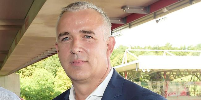 俱乐部主席津格勒