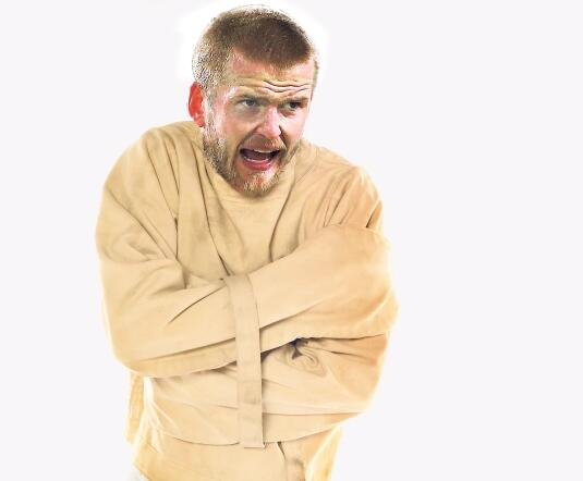 难道把手绑起来防守？