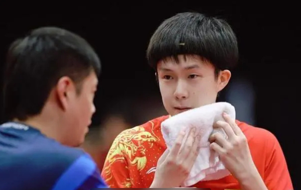王楚钦3比2击败周恺