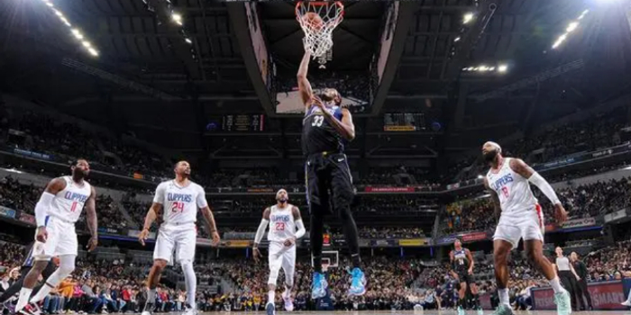 快船险胜对手迎来三连胜哈登关键三分锁定胜局伦纳德稳定输出贡献28分